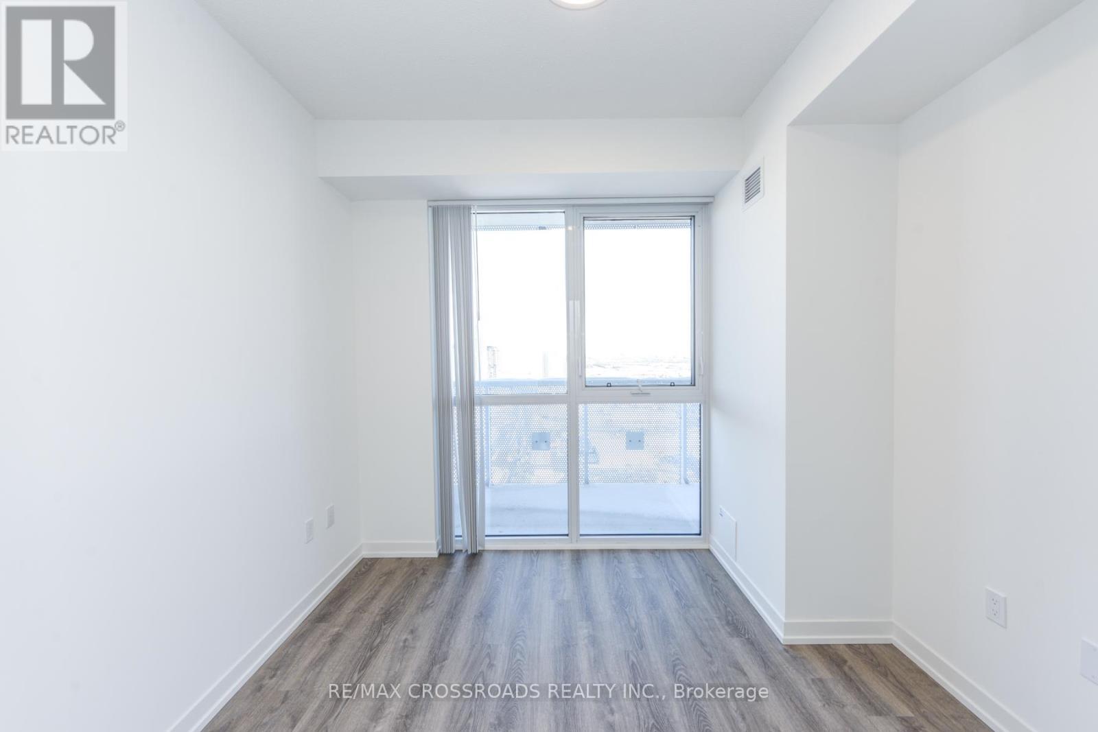 3908 - 8 Interchange Way, Vaughan, ON - Indoor Photo Showing Other Room