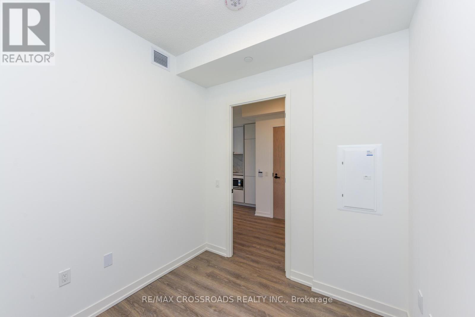 3908 - 8 Interchange Way, Vaughan, ON - Indoor Photo Showing Other Room