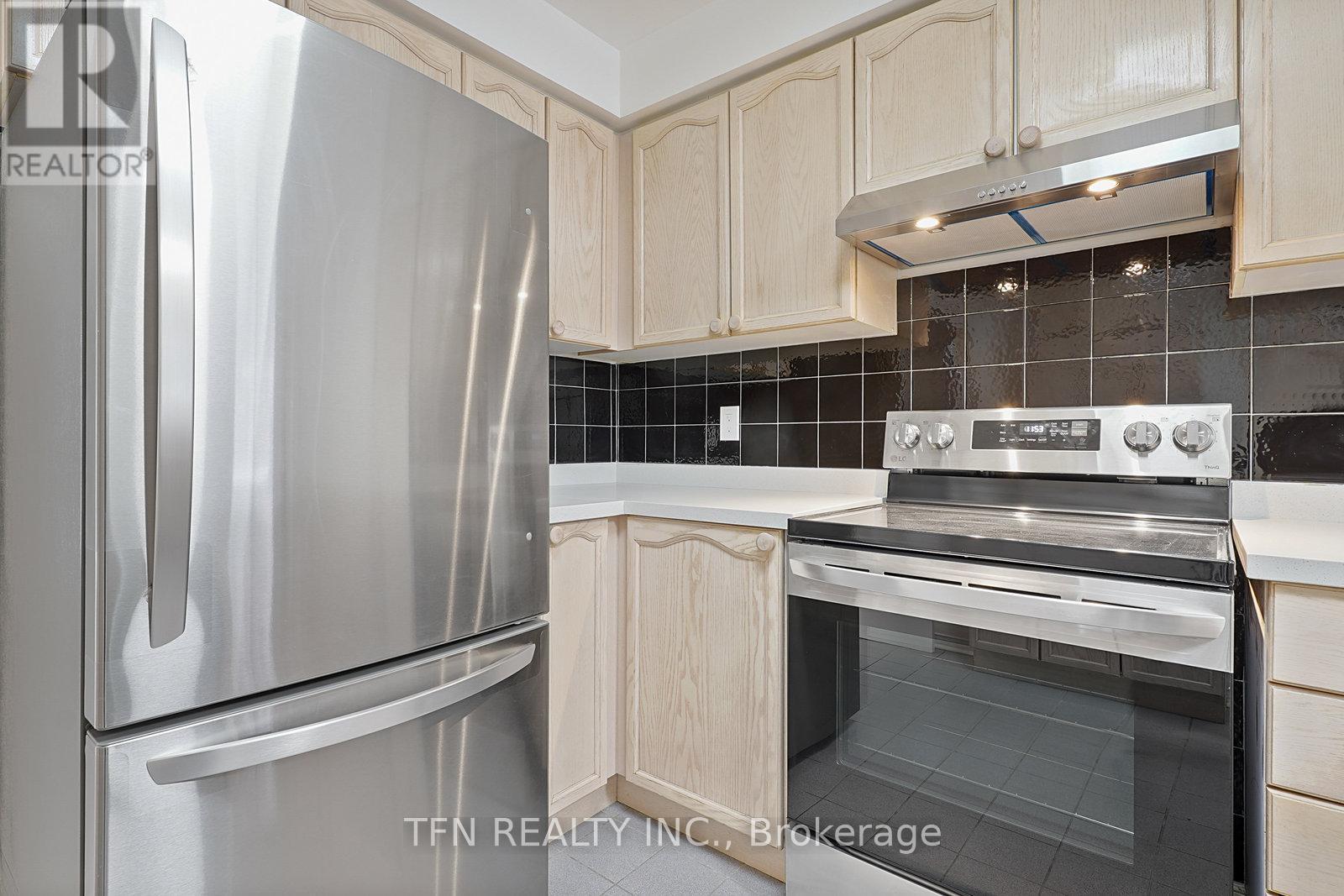 95 Alameda Circle, Vaughan, ON - Indoor Photo Showing Kitchen