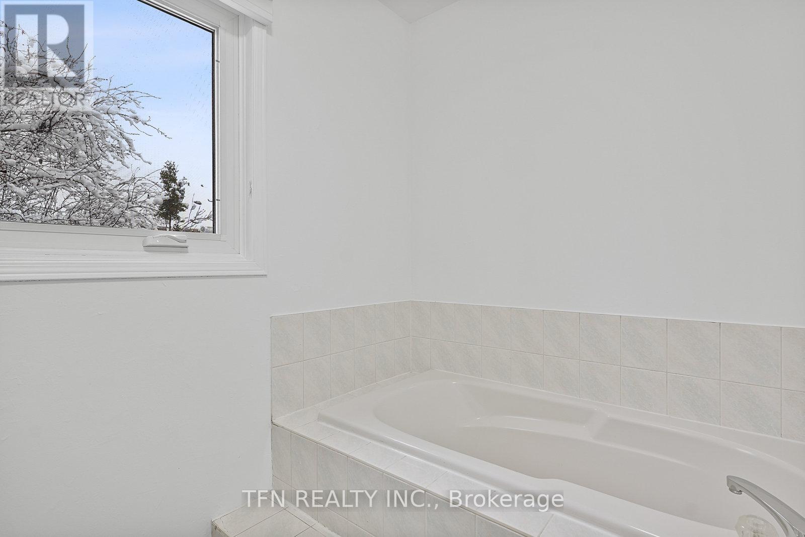 95 Alameda Circle, Vaughan, ON - Indoor Photo Showing Bathroom