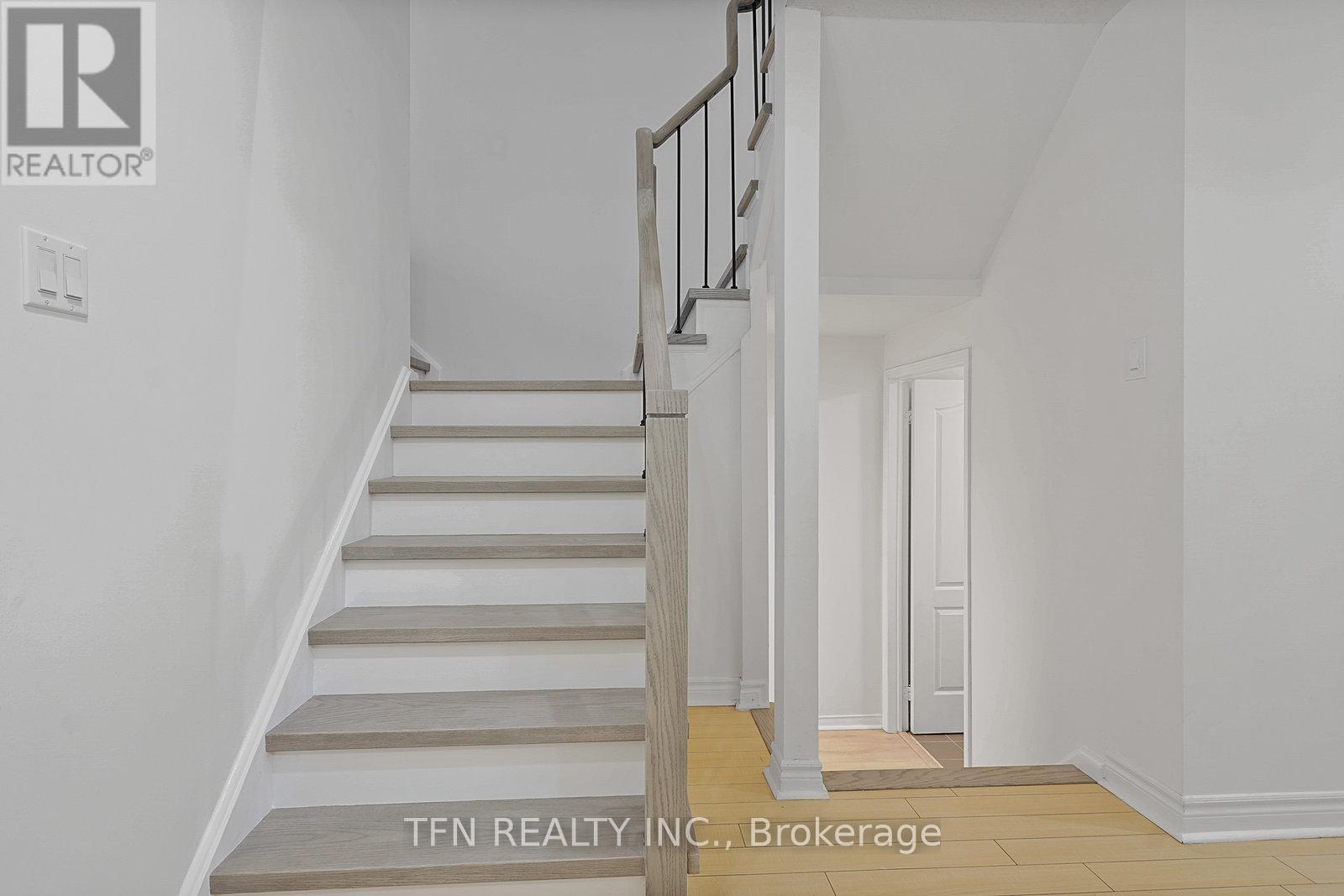 95 Alameda Circle, Vaughan, ON - Indoor Photo Showing Other Room