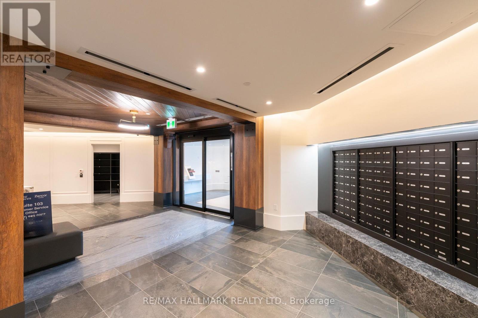 247 - 2075 King Road, King, ON - Indoor Photo Showing Other Room