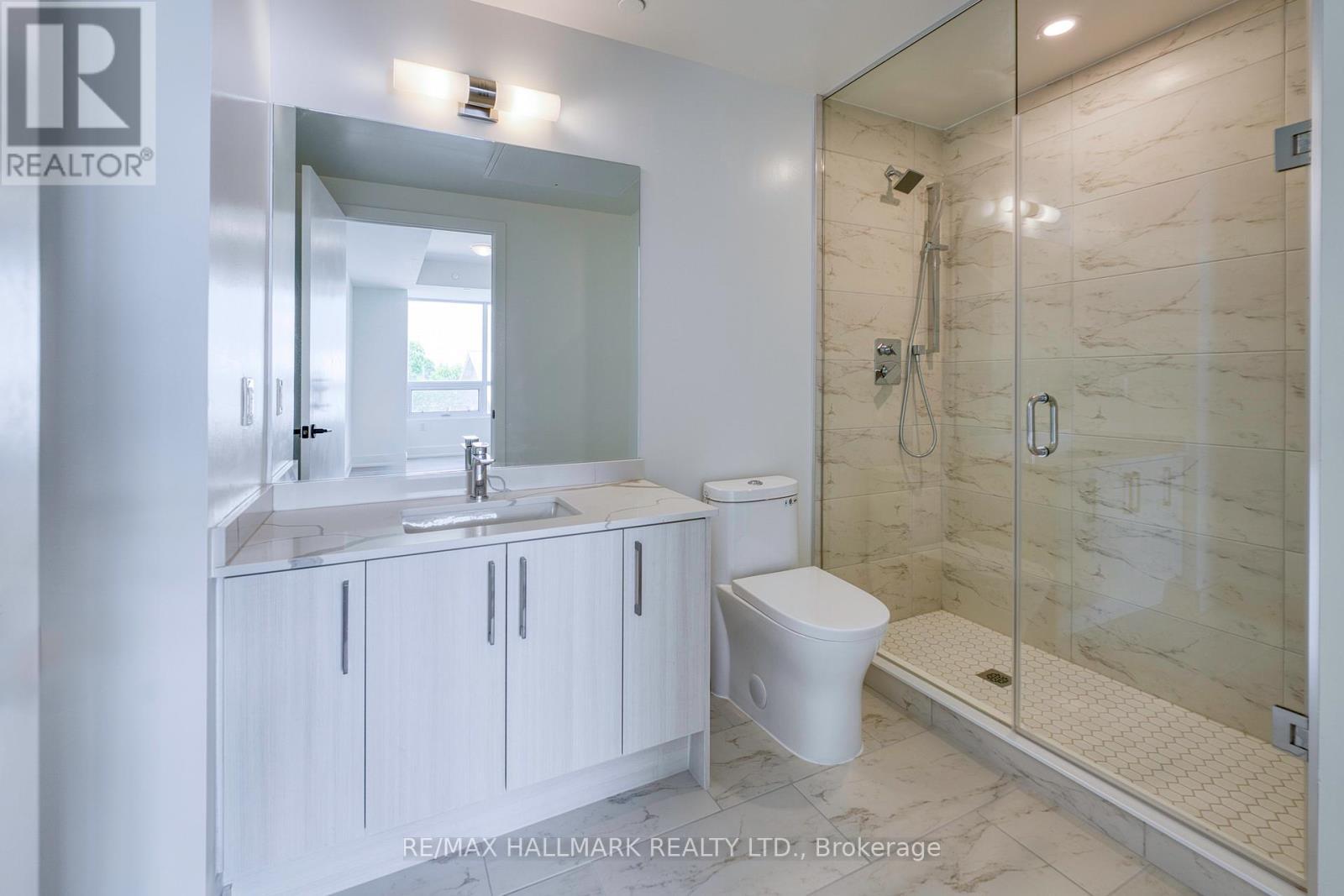 247 - 2075 King Road, King, ON - Indoor Photo Showing Bathroom
