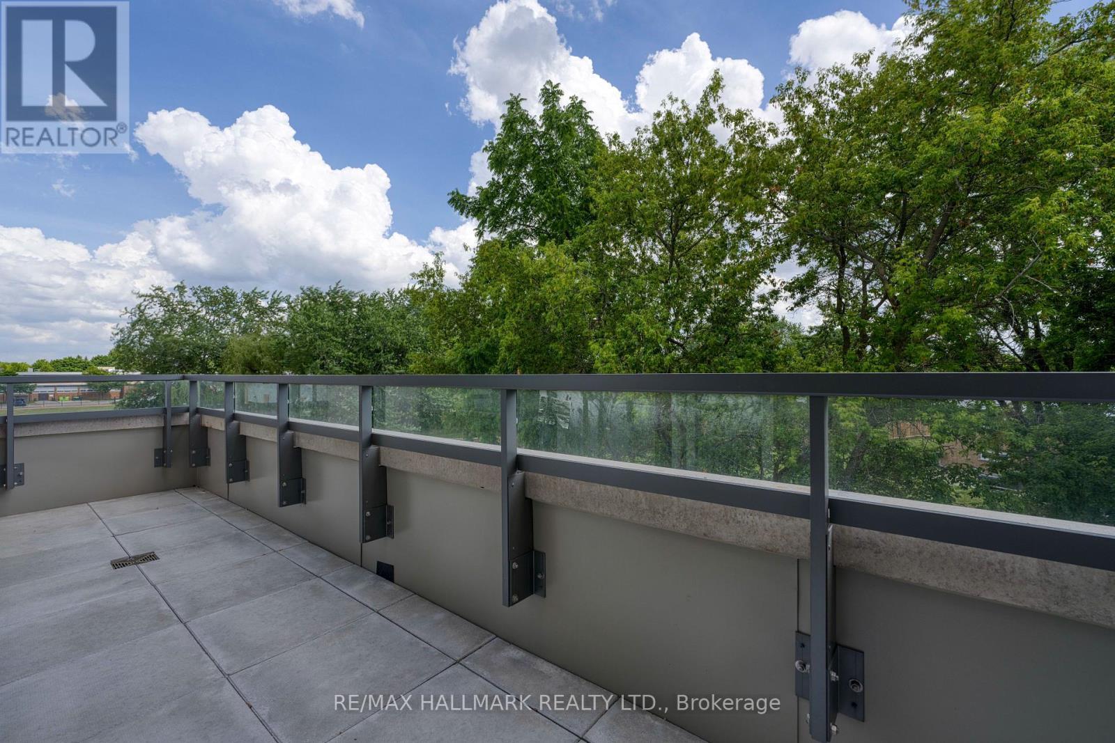 247 - 2075 King Road, King, ON - Outdoor