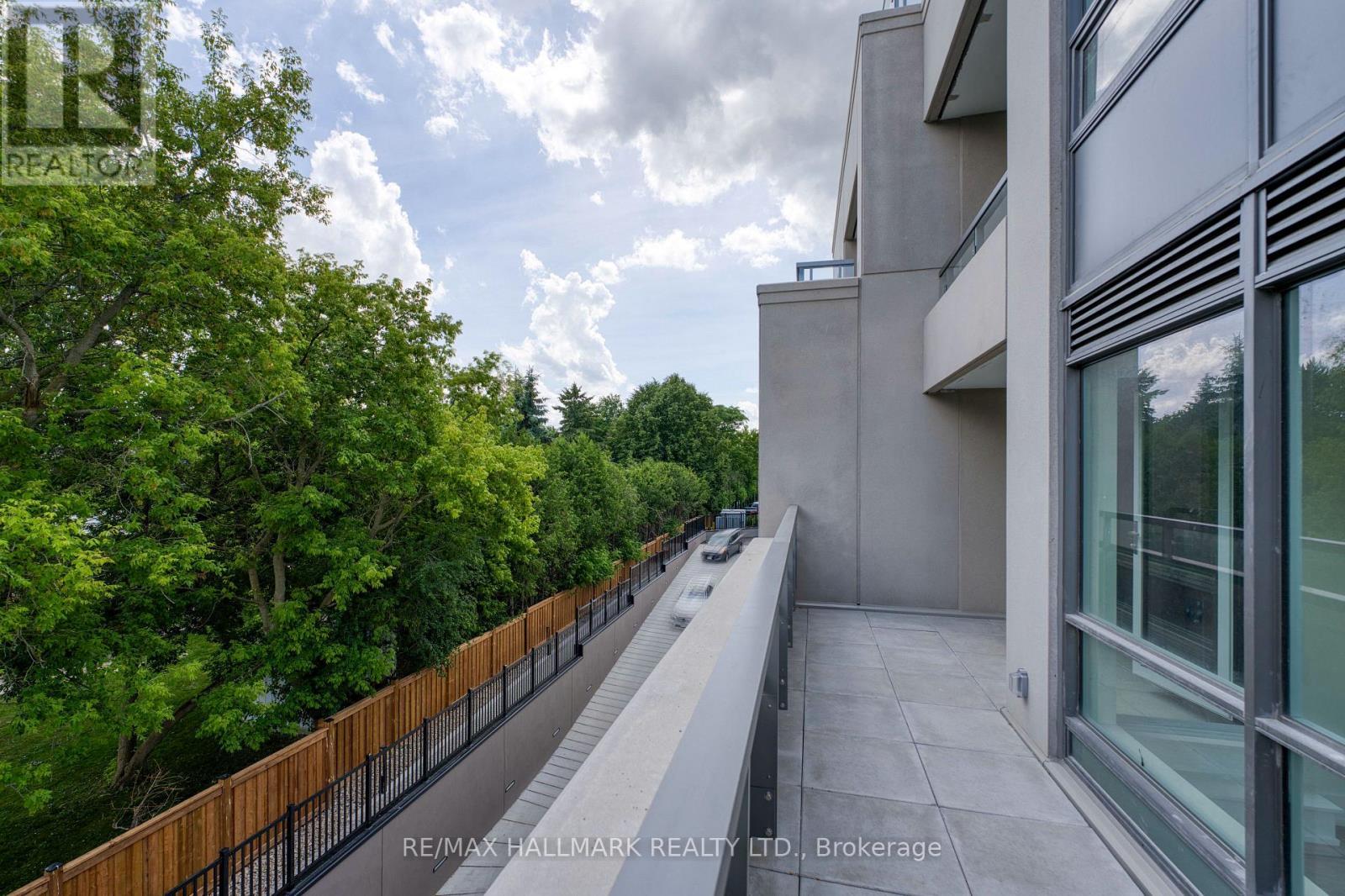 247 - 2075 King Road, King, ON - Outdoor