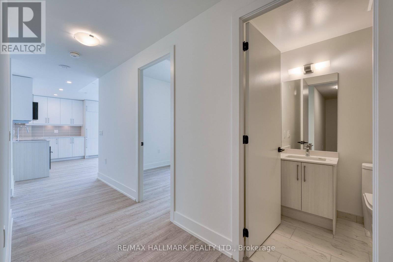 247 - 2075 King Road, King, ON - Indoor