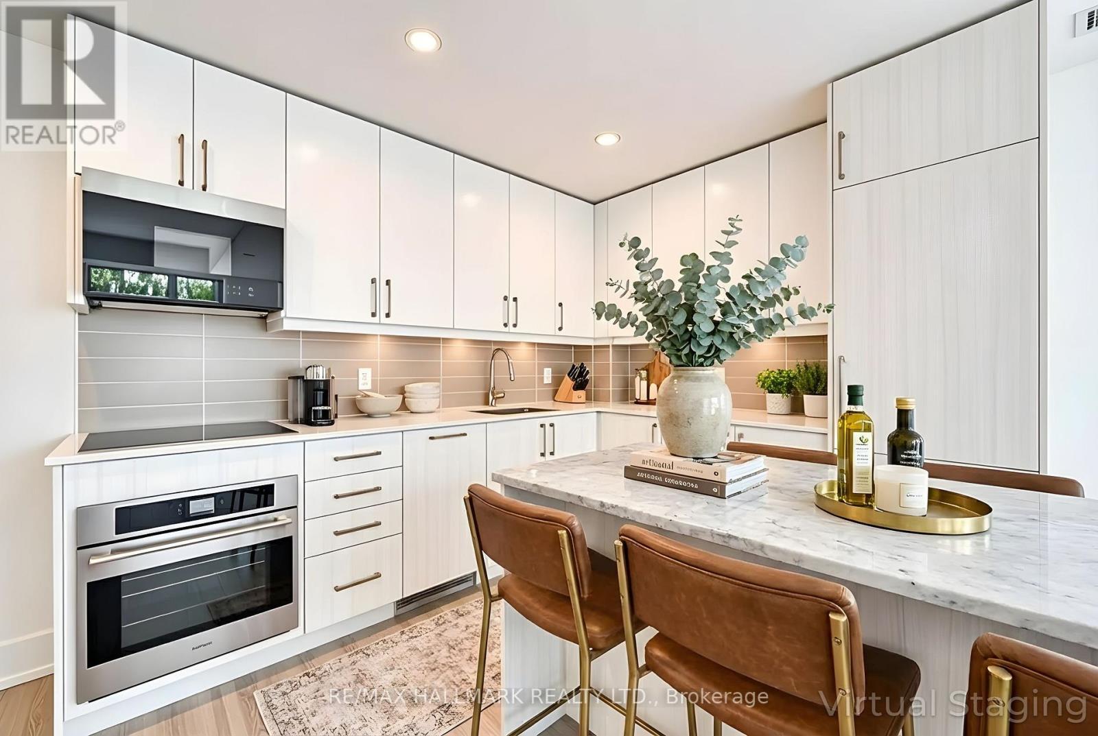 247 - 2075 King Road, King, ON - Indoor Photo Showing Kitchen