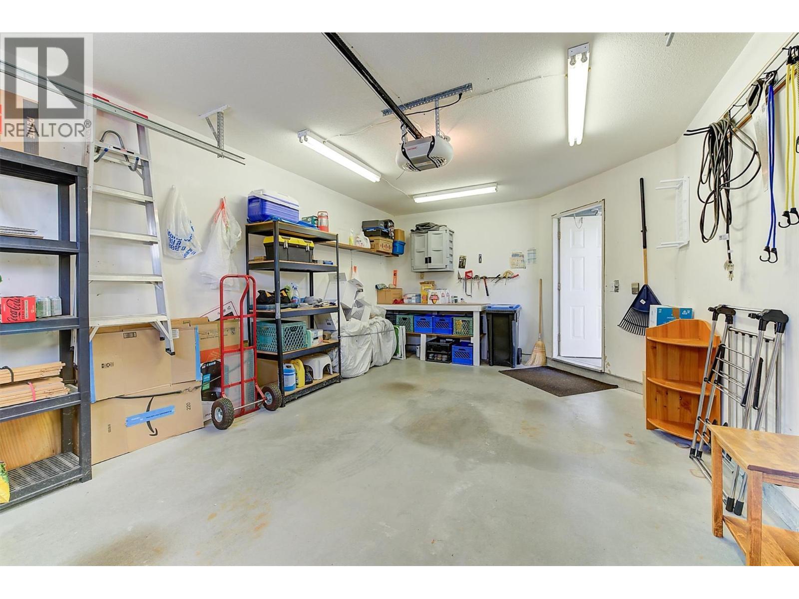 4035 Gellatly Road S Unit# 125, West Kelowna, BC - Indoor Photo Showing Garage