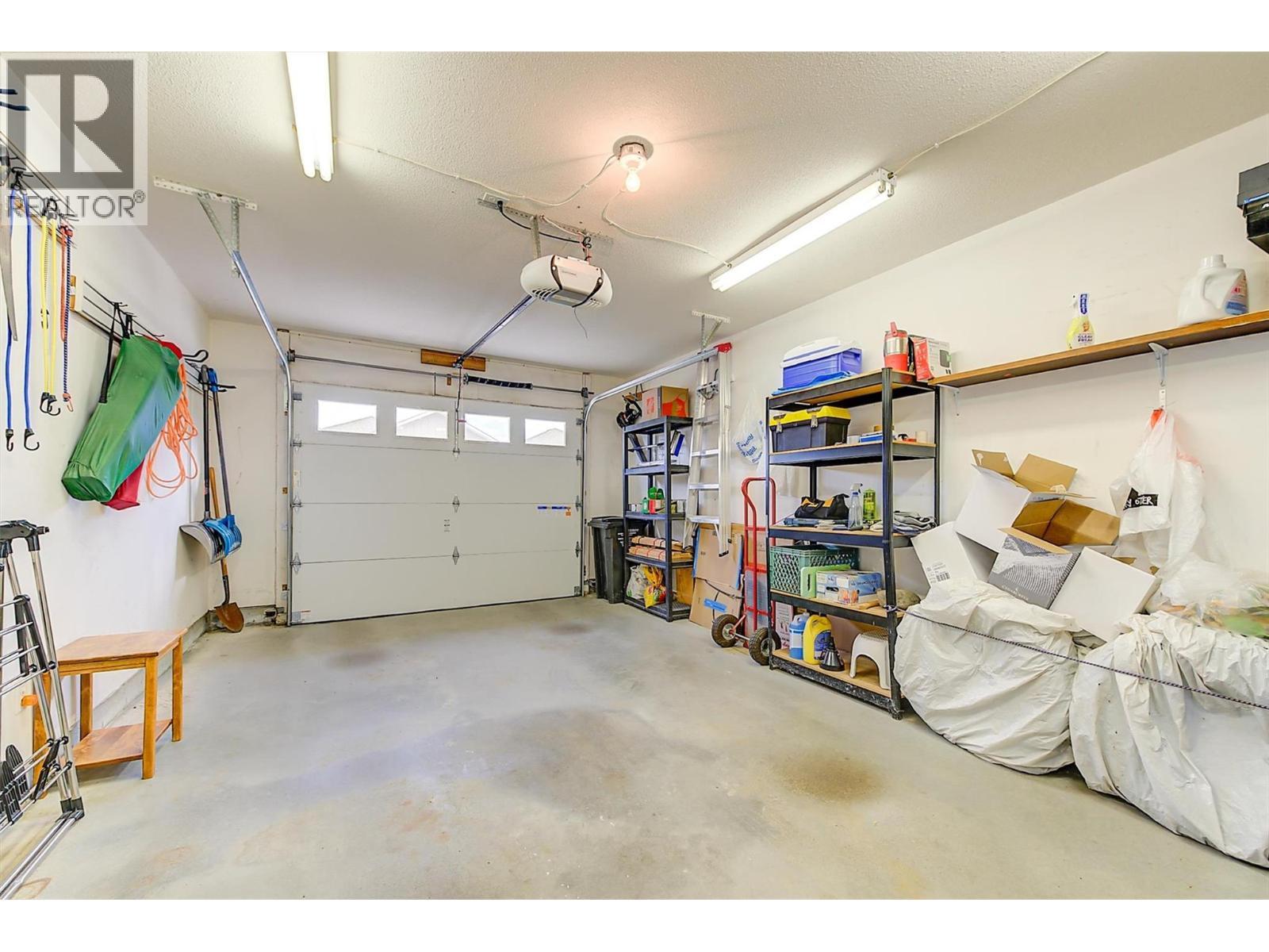 4035 Gellatly Road S Unit# 125, West Kelowna, BC - Indoor Photo Showing Garage