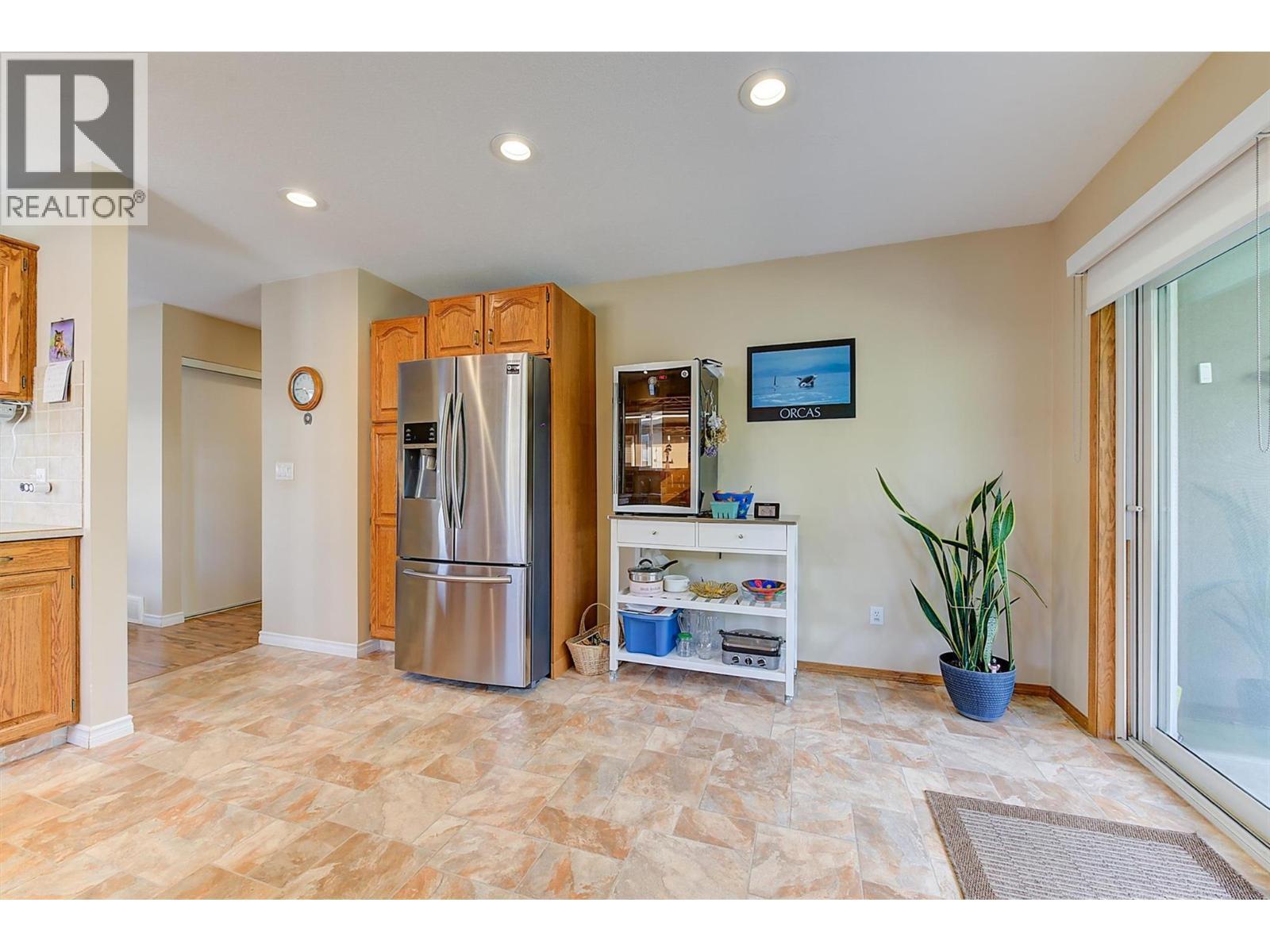 4035 Gellatly Road S Unit# 125, West Kelowna, BC - Indoor Photo Showing Kitchen
