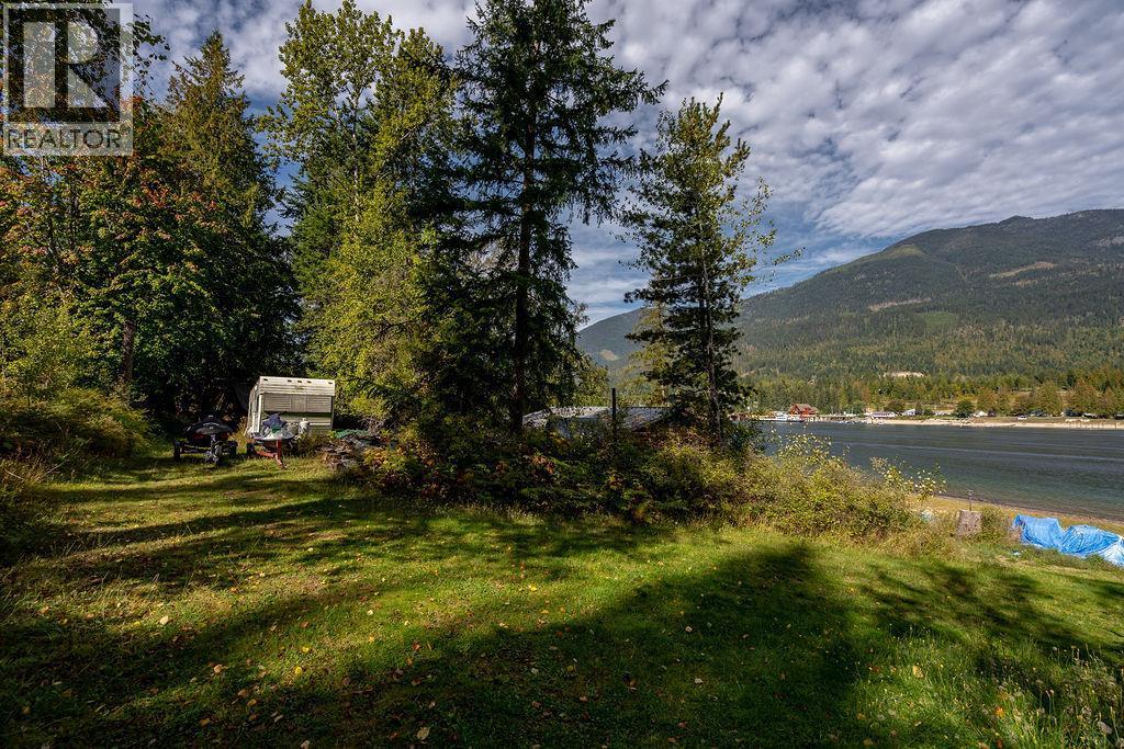 8275 East Procter Road, Procter, BC