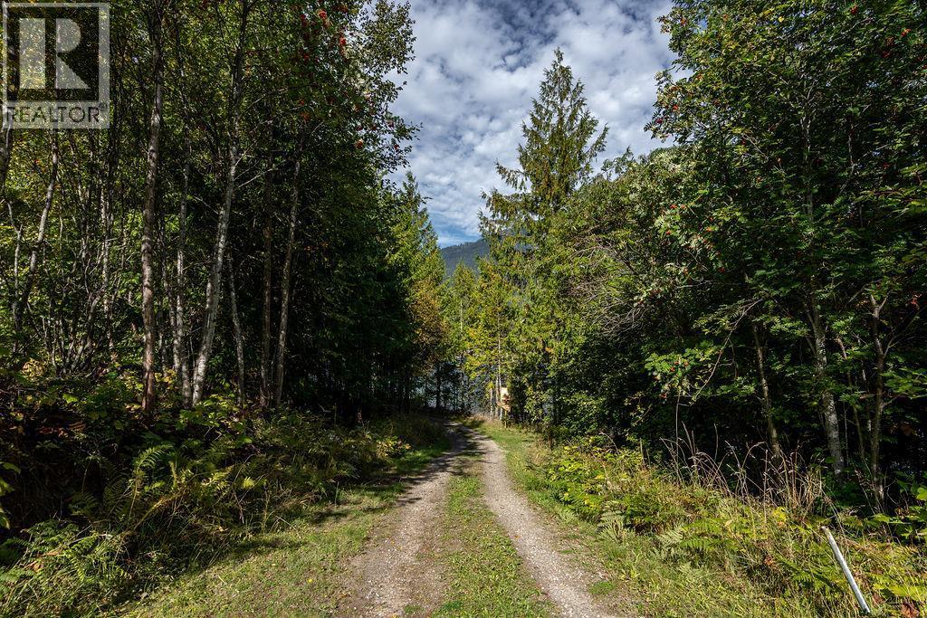 8275 East Procter Road, Procter, BC
