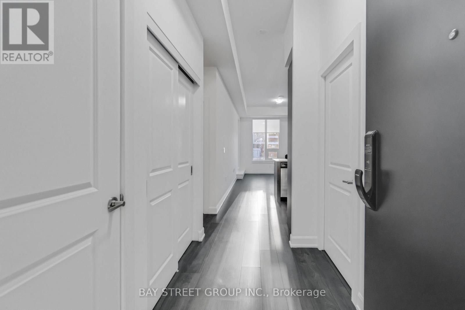 204 - 3200 William Coltson Avenue, Oakville, ON - Indoor Photo Showing Other Room