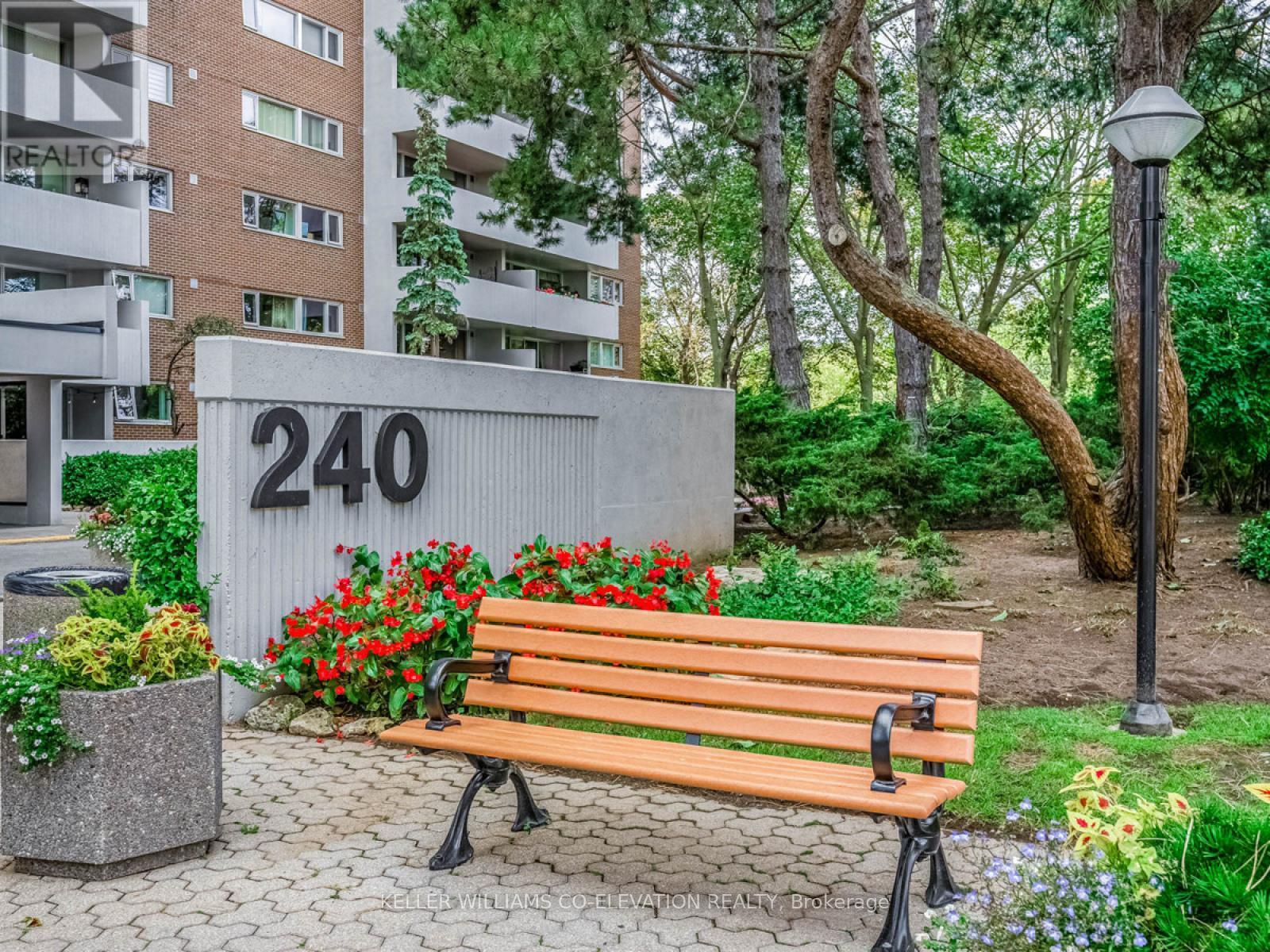 Enchanting Courtyard - 709 - 240 Scarlett Road, Toronto, ON - Outdoor