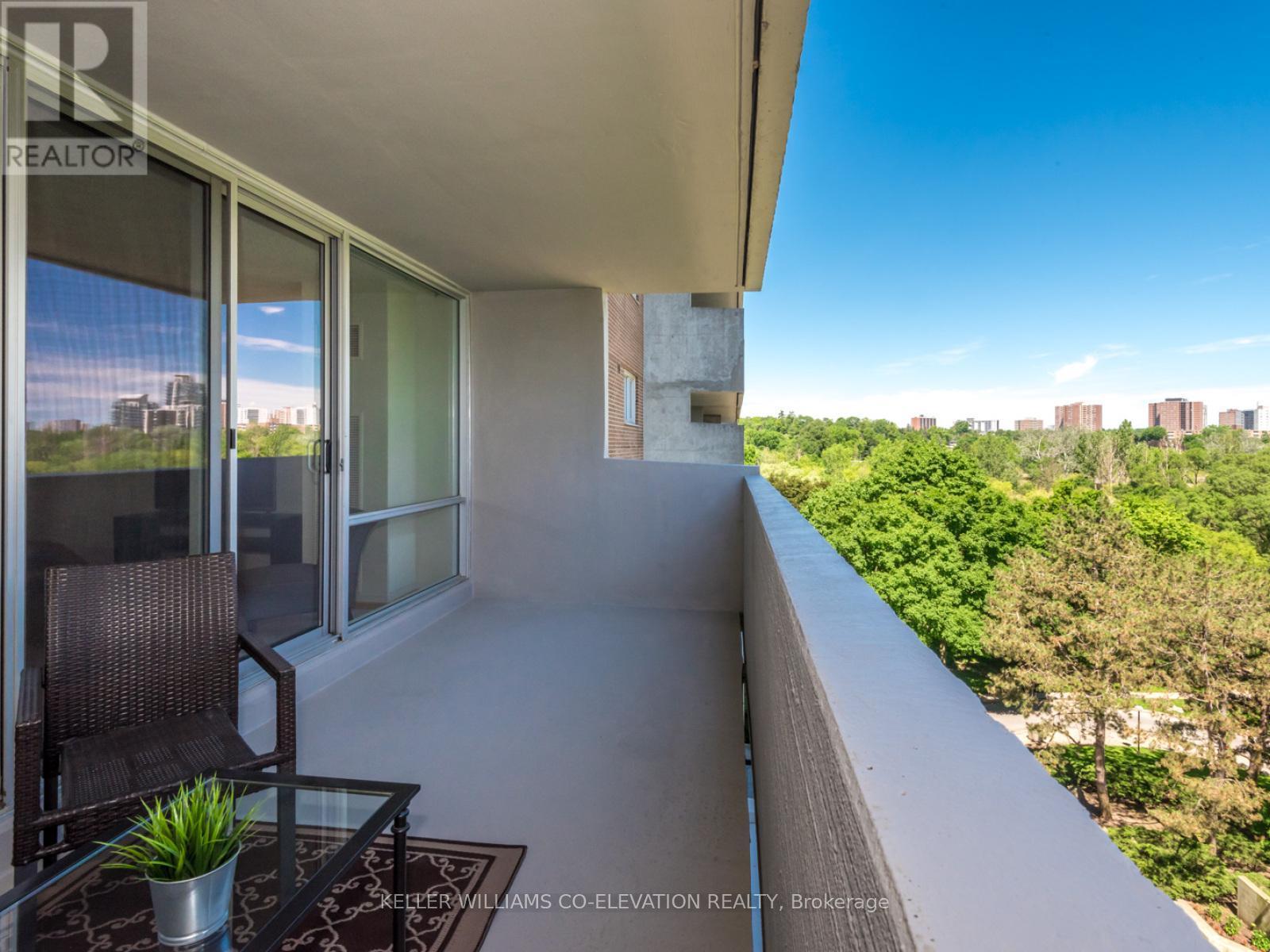 Electric BBQ's Allowed...Dine Al Fresco! - 709 - 240 Scarlett Road, Toronto, ON - Outdoor With Balcony With Exterior