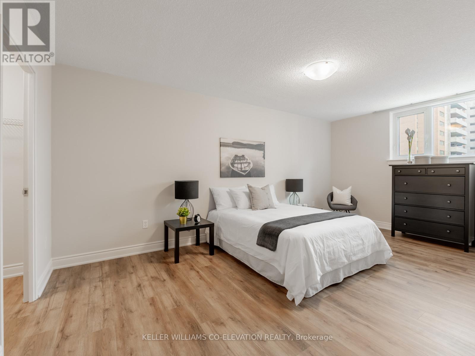 Huge Primary Bedroom Retreat - 709 - 240 Scarlett Road, Toronto, ON - Indoor Photo Showing Bedroom