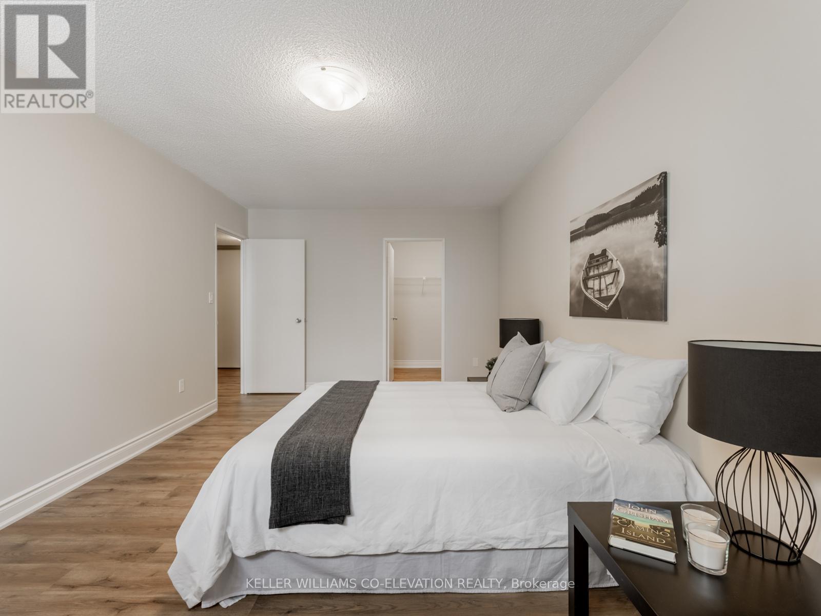 Sweet Dreams! - 709 - 240 Scarlett Road, Toronto, ON - Indoor Photo Showing Bedroom