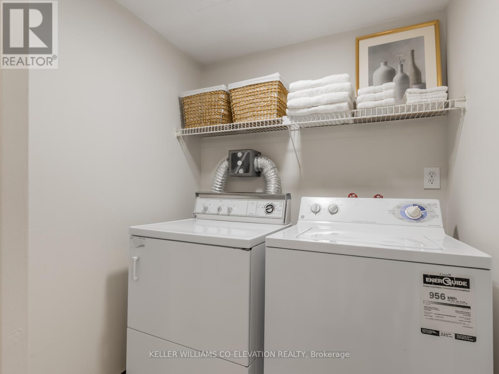 Ensuite Laundry Room - 709 - 240 Scarlett Road, Toronto, ON - Indoor Photo Showing Laundry Room