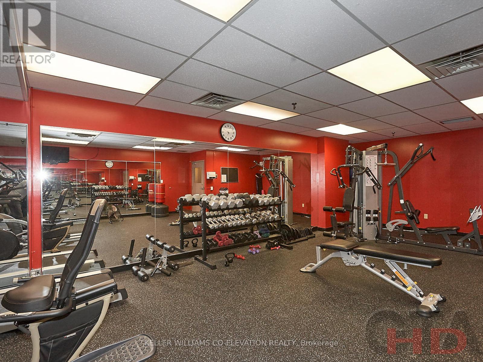 Pump Some Iron! - 709 - 240 Scarlett Road, Toronto, ON - Indoor Photo Showing Gym Room