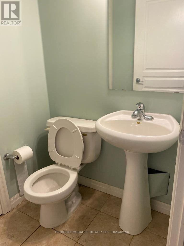 407 - 225 Webb Drive, Mississauga, ON - Indoor Photo Showing Bathroom