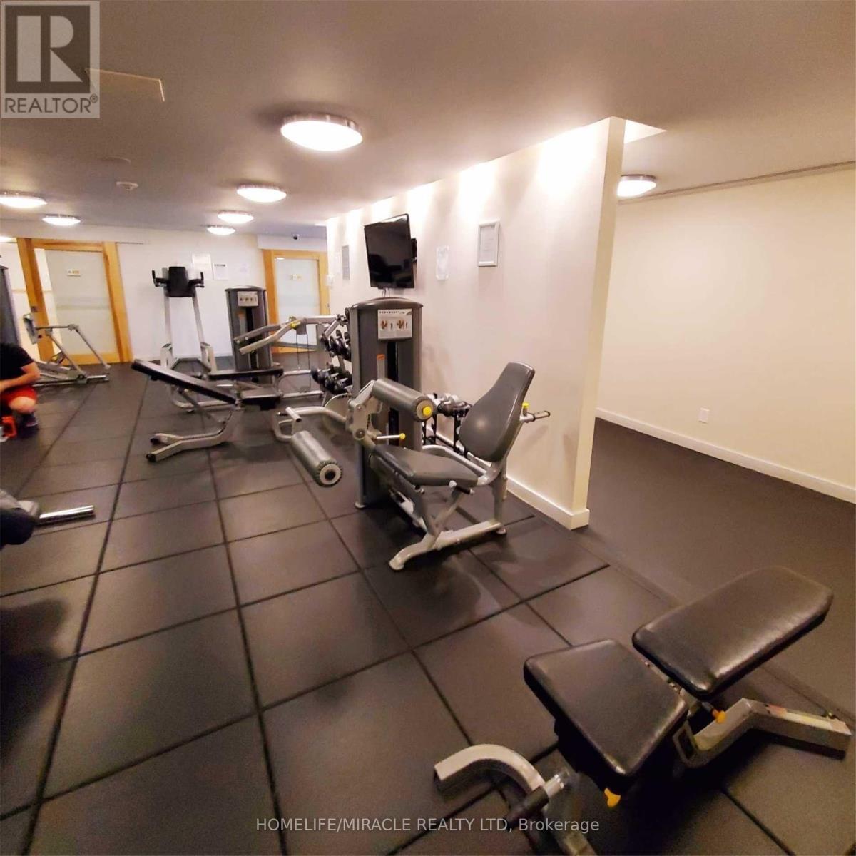 407 - 225 Webb Drive, Mississauga, ON - Indoor Photo Showing Gym Room