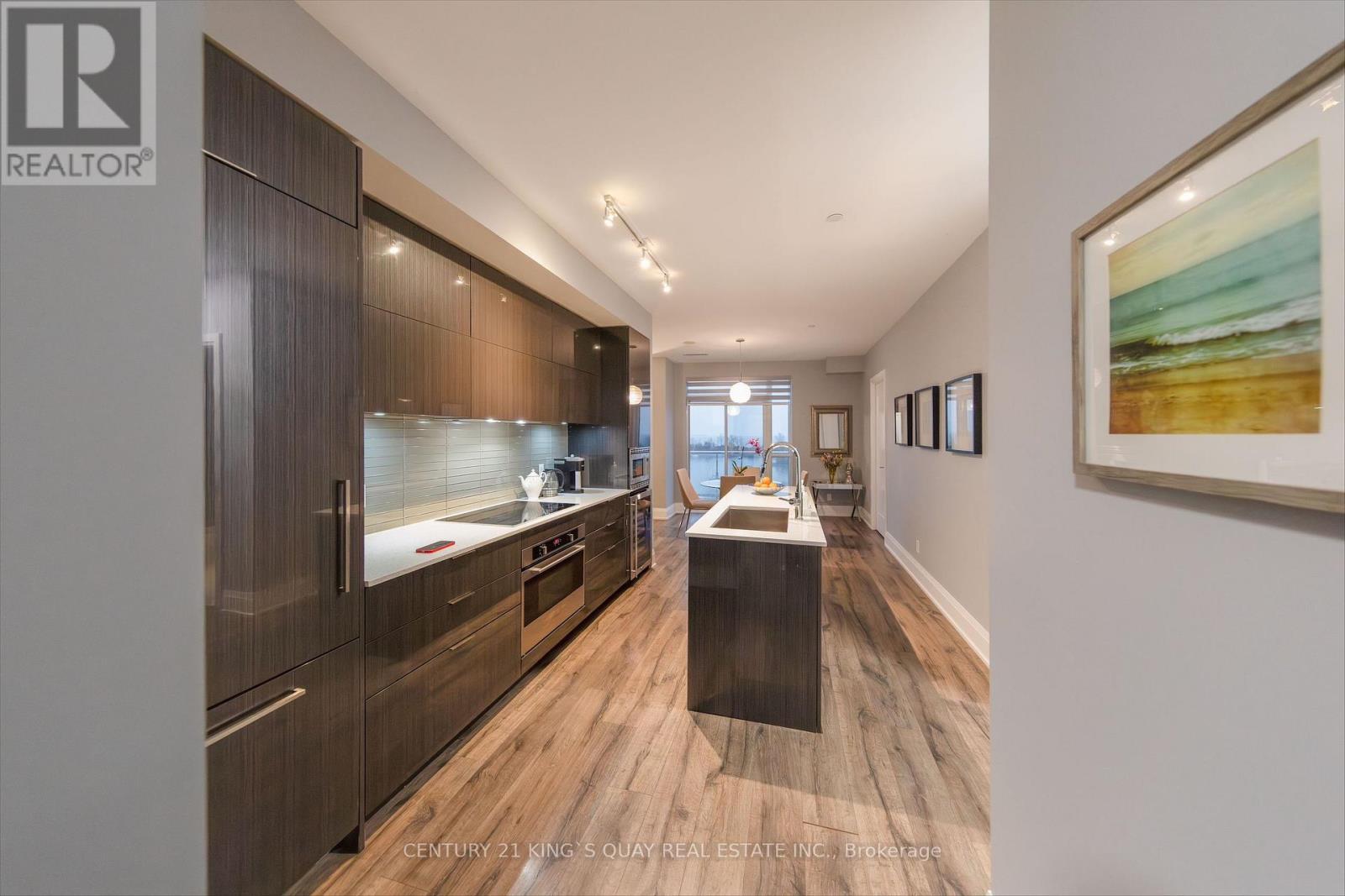 505 - 110 Marine Parade Drive, Toronto, ON - Indoor Photo Showing Kitchen