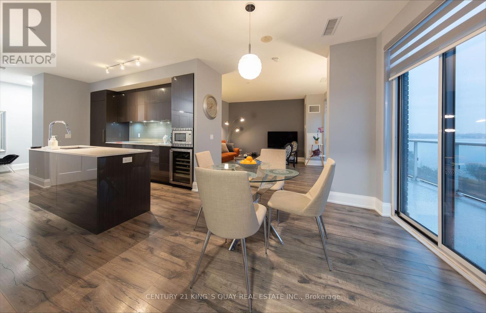 505 - 110 Marine Parade Drive, Toronto, ON - Indoor Photo Showing Dining Room