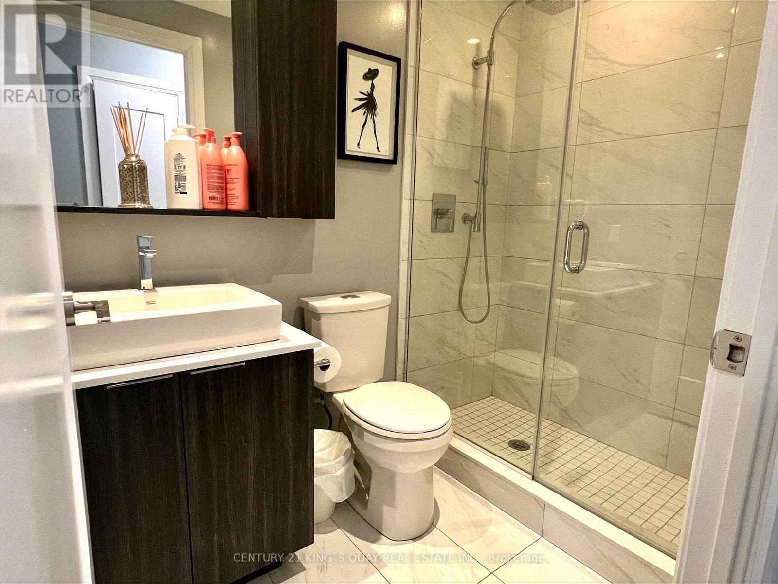 505 - 110 Marine Parade Drive, Toronto, ON - Indoor Photo Showing Bathroom