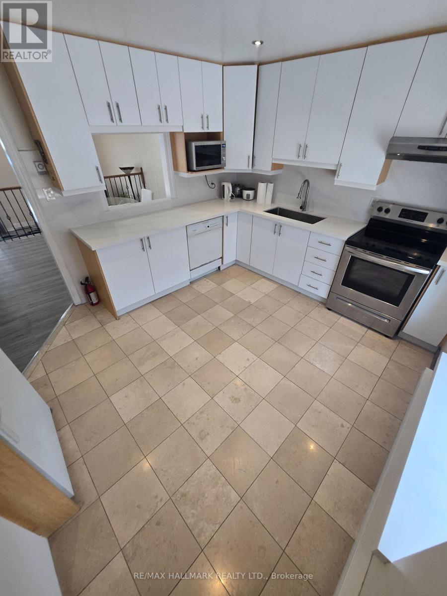 39 John Cabot Way, Toronto, ON - Indoor Photo Showing Kitchen