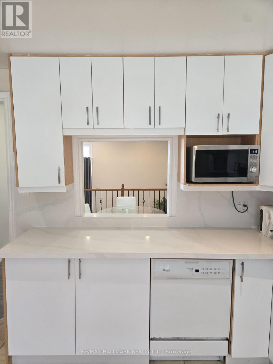 39 John Cabot Way, Toronto, ON - Indoor Photo Showing Kitchen