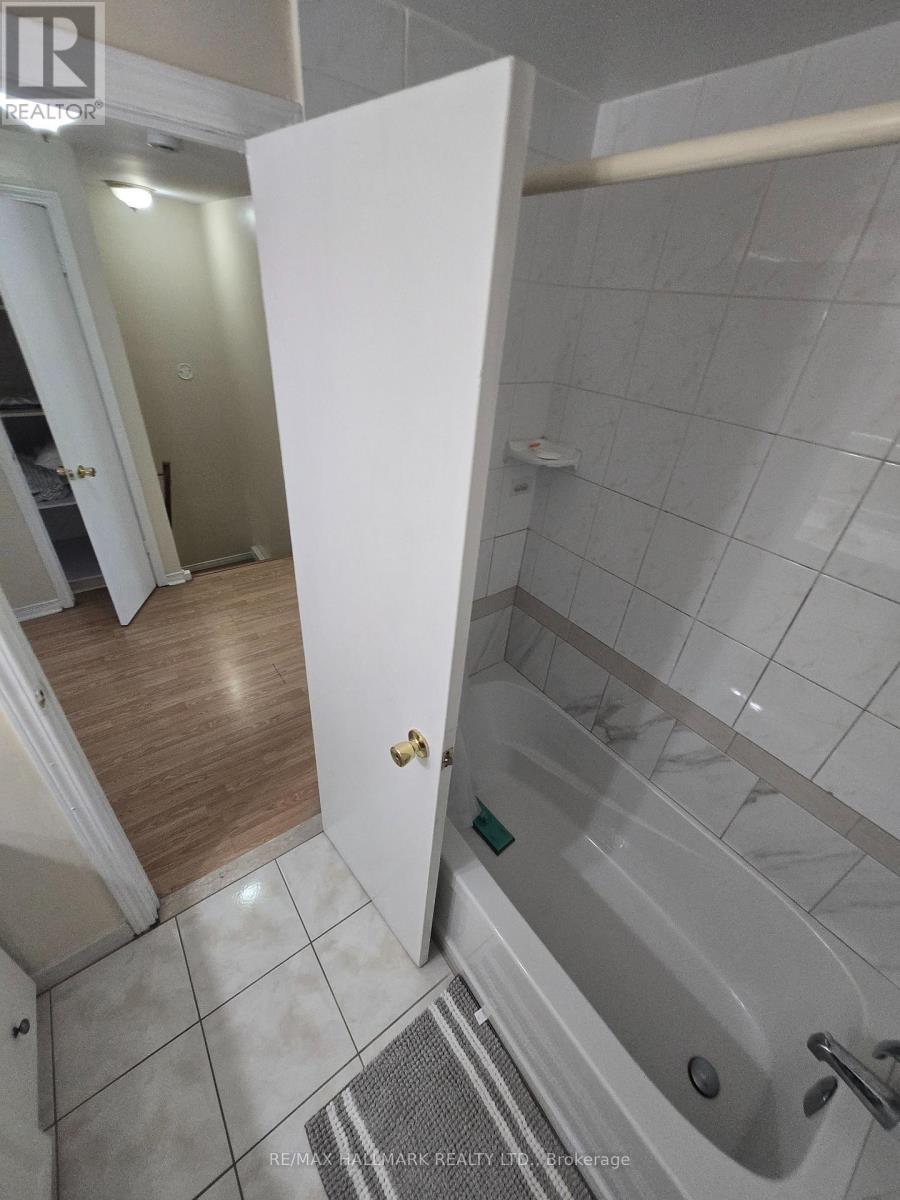 39 John Cabot Way, Toronto, ON - Indoor