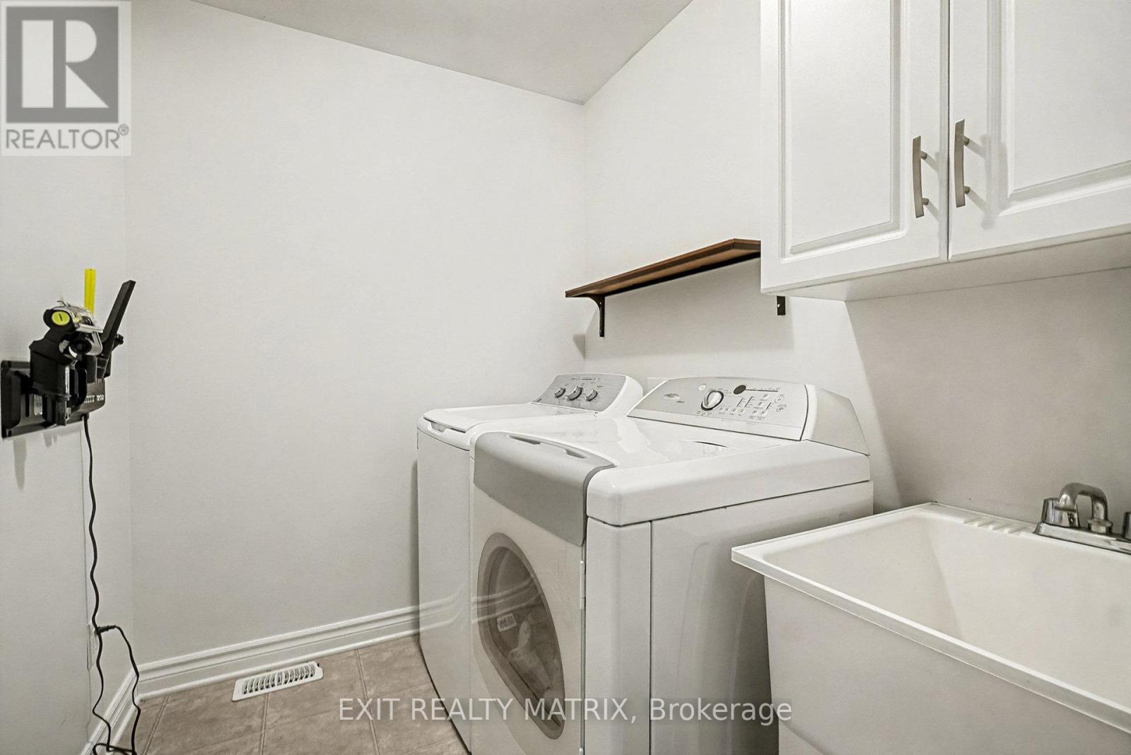 28 Honore Crescent, The Nation, ON - Indoor Photo Showing Laundry Room