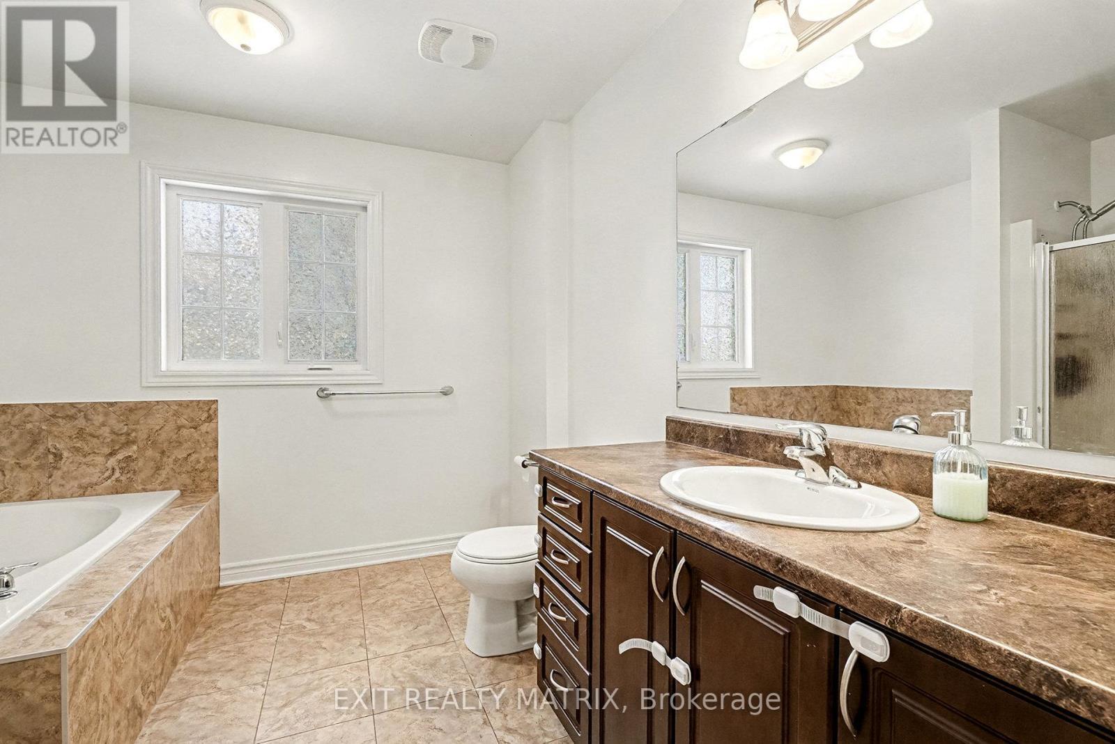 28 Honore Crescent, The Nation, ON - Indoor Photo Showing Bathroom