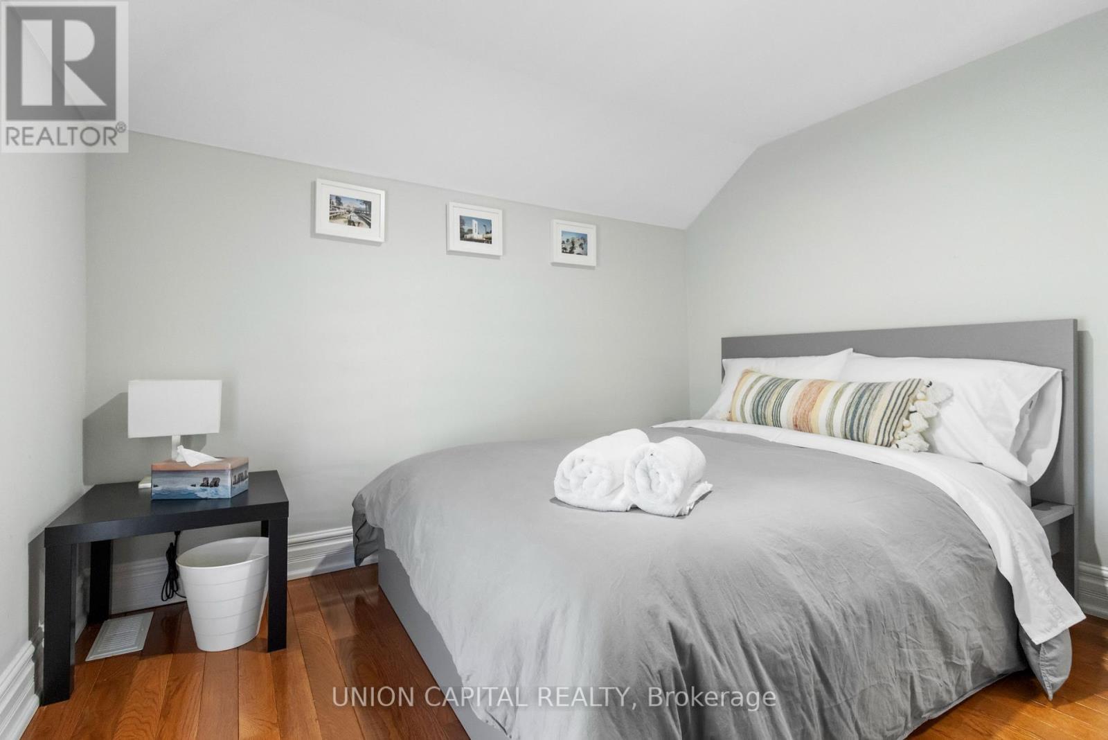 186 Lincoln Road W, Fort Erie, ON - Indoor Photo Showing Bedroom