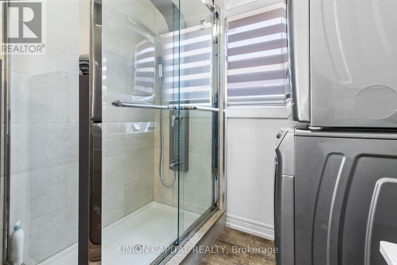 186 Lincoln Road W, Fort Erie, ON - Indoor Photo Showing Bathroom