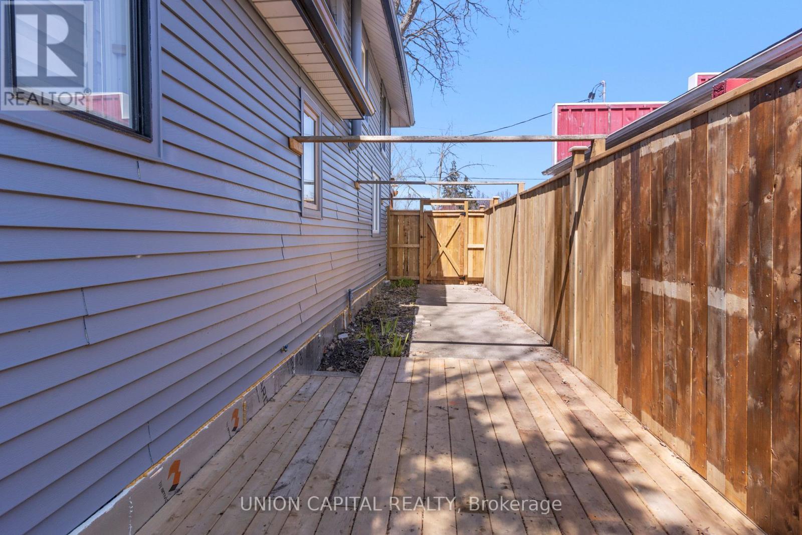 186 Lincoln Road W, Fort Erie, ON - Outdoor With Deck Patio Veranda