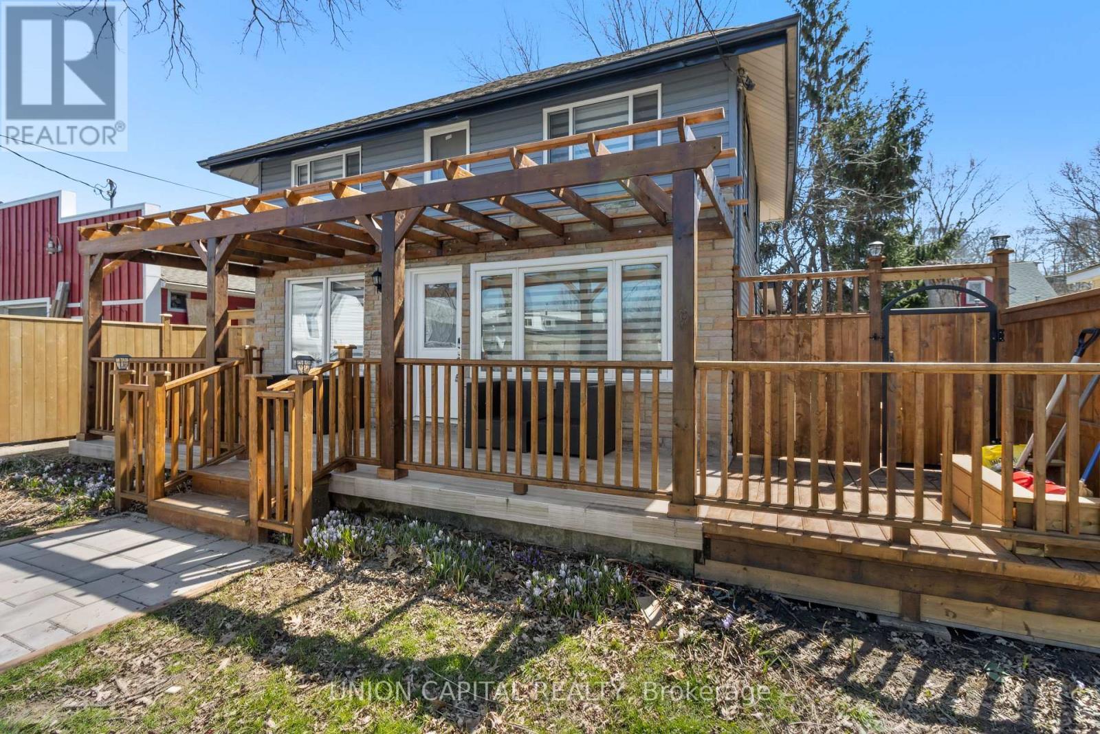 186 Lincoln Road W, Fort Erie, ON - Outdoor With Deck Patio Veranda