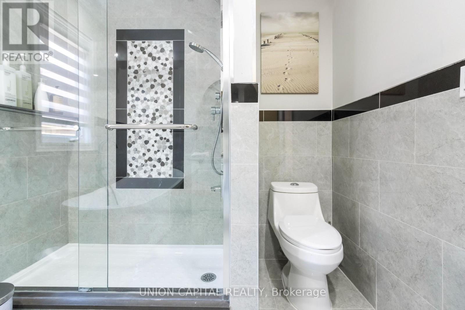 186 Lincoln Road W, Fort Erie, ON - Indoor Photo Showing Bathroom