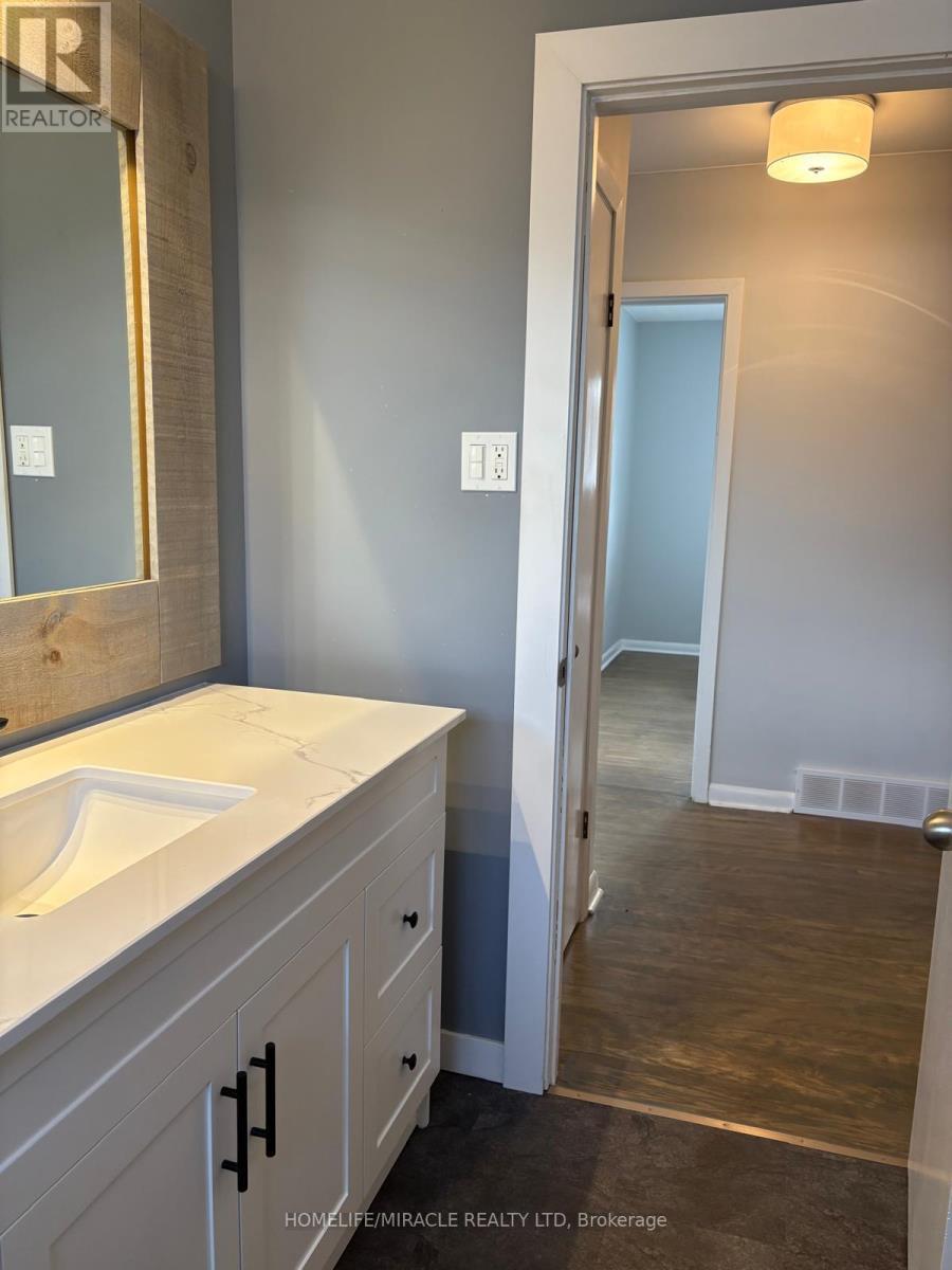 312 Grantham Avenue, St. Catharines, ON - Indoor Photo Showing Bathroom