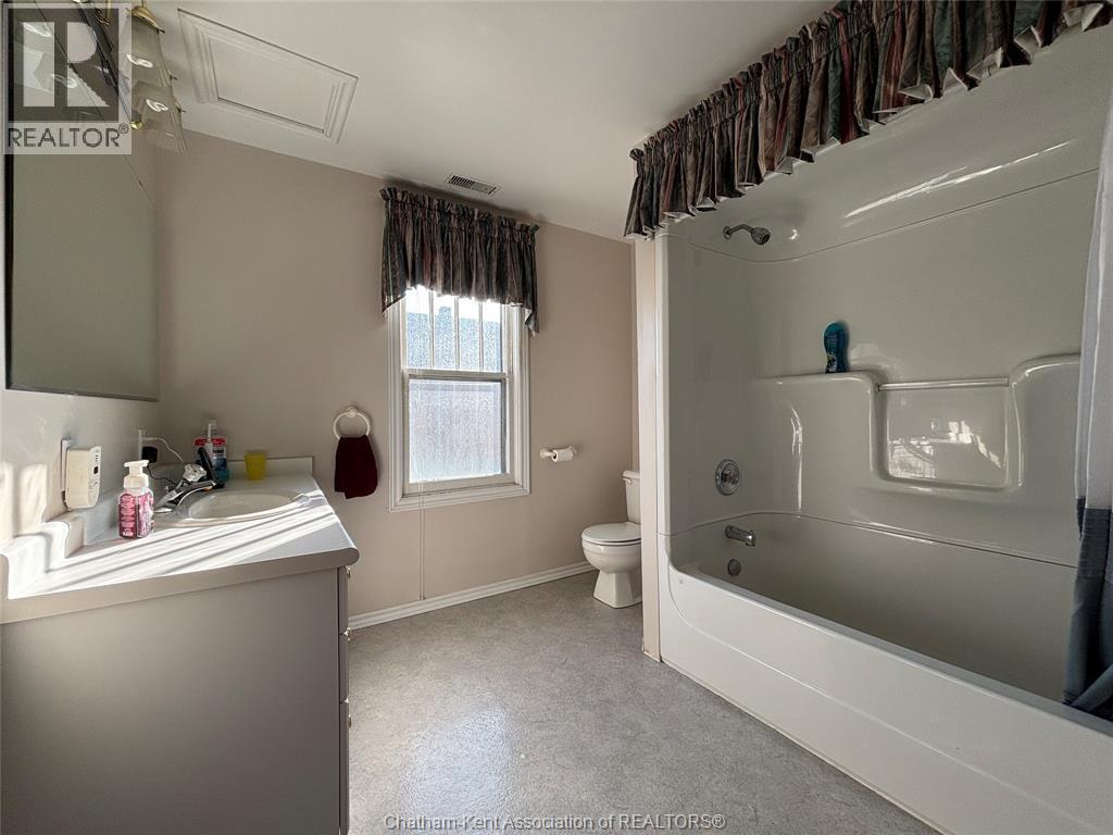 18784 Erieau Road, Blenheim, ON - Indoor Photo Showing Bathroom