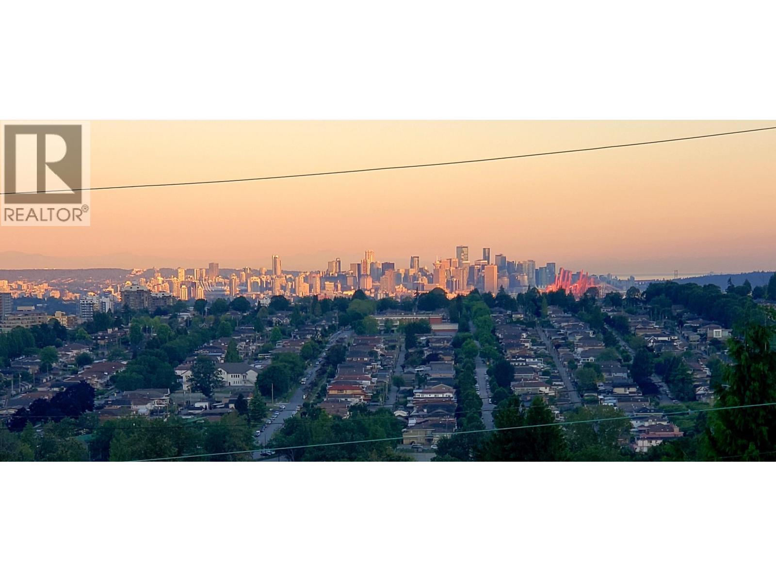 11 Hythe Avenue, Burnaby, BC - Outdoor With View