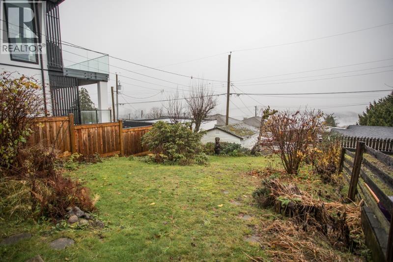 11 Hythe Avenue, Burnaby, BC - Outdoor