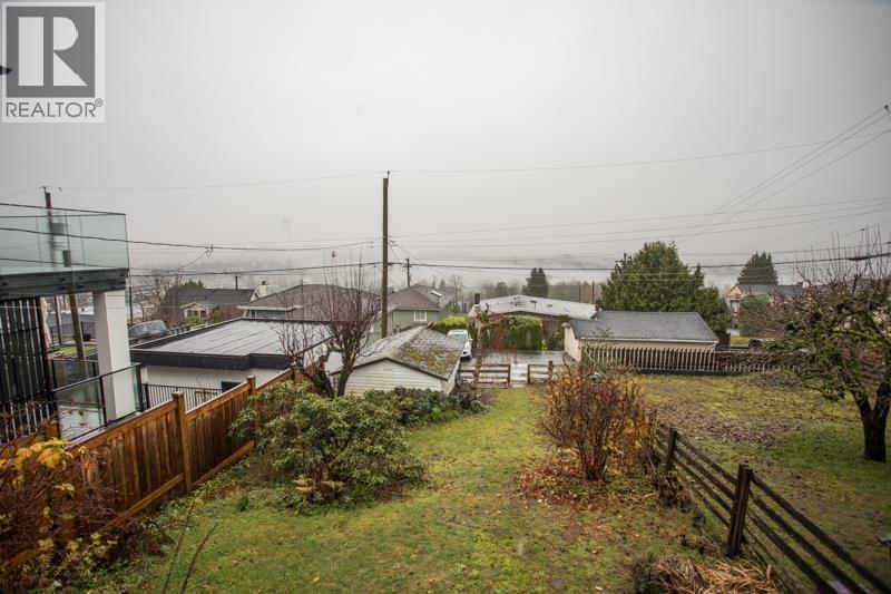 11 Hythe Avenue, Burnaby, BC - Outdoor