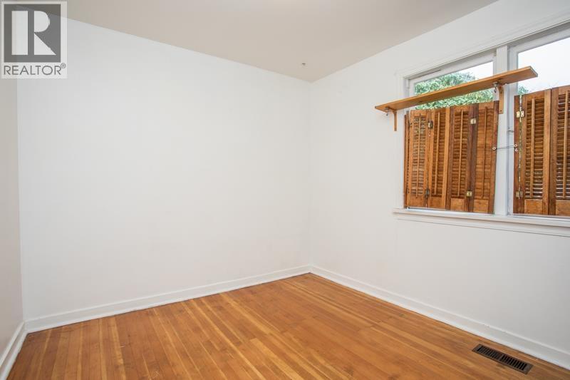 11 Hythe Avenue, Burnaby, BC - Indoor Photo Showing Other Room