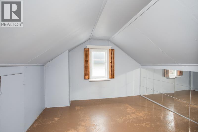 11 Hythe Avenue, Burnaby, BC - Indoor Photo Showing Other Room