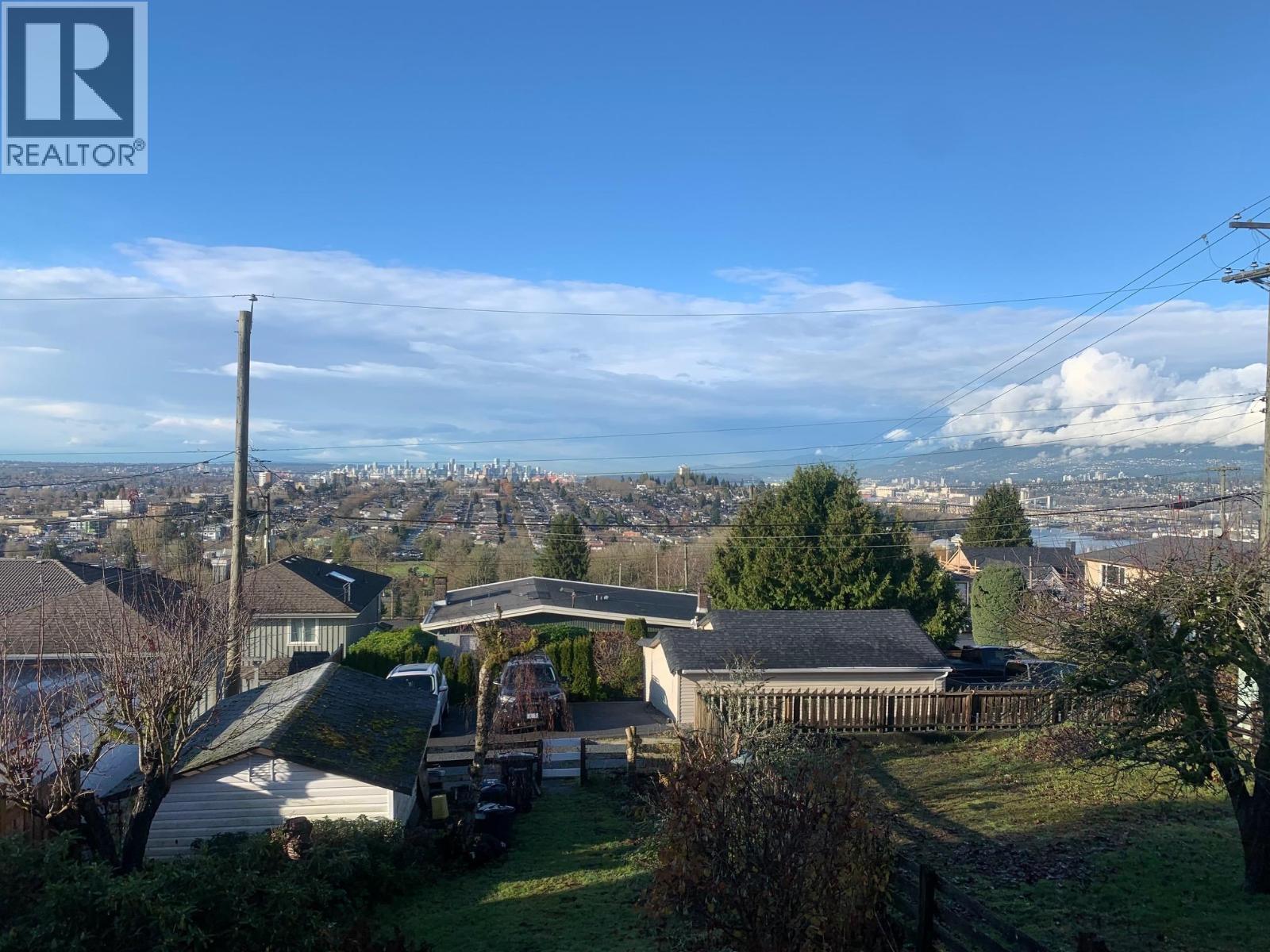 11 Hythe Avenue, Burnaby, BC - Outdoor With View