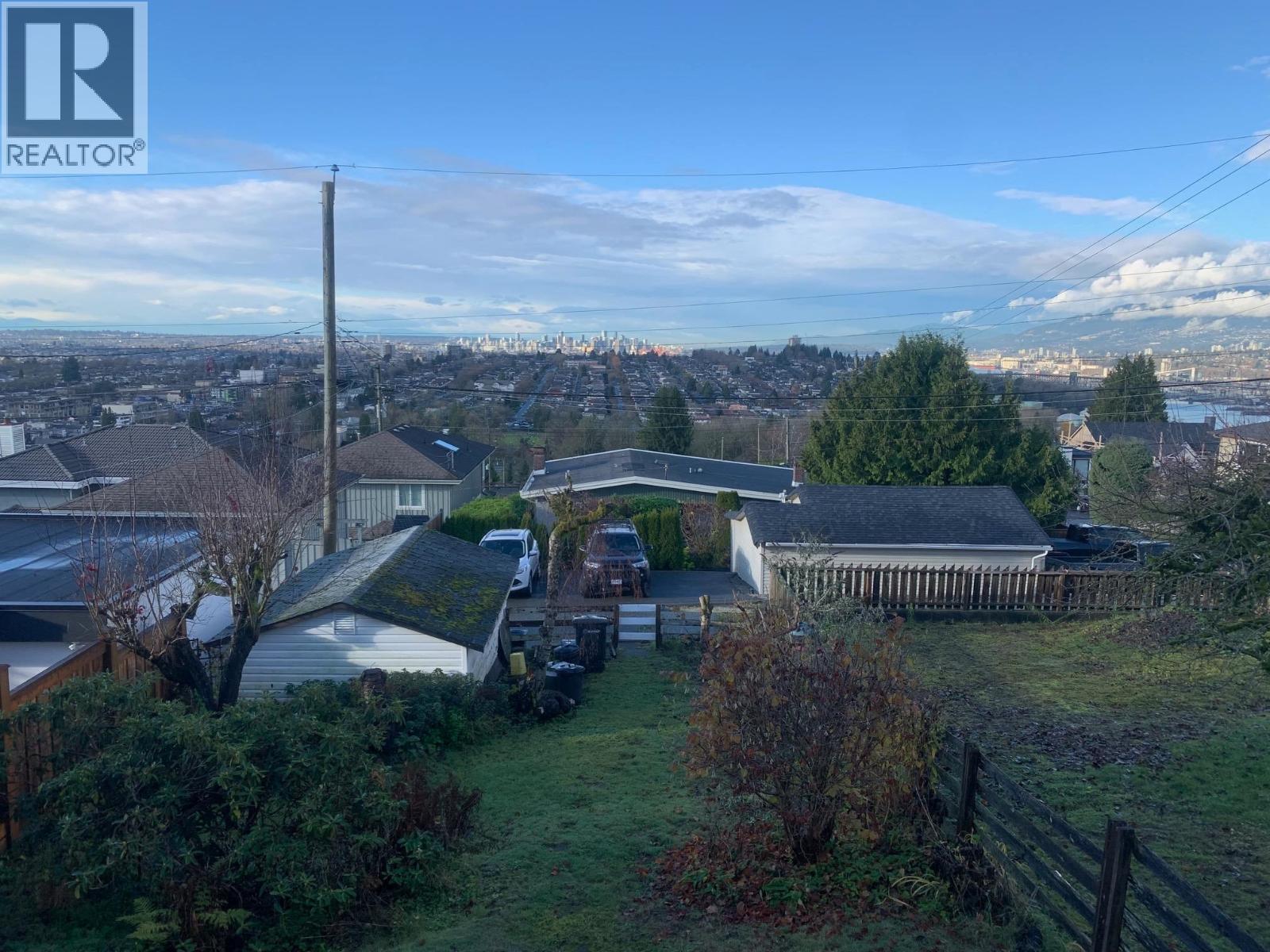 11 Hythe Avenue, Burnaby, BC - Outdoor With View