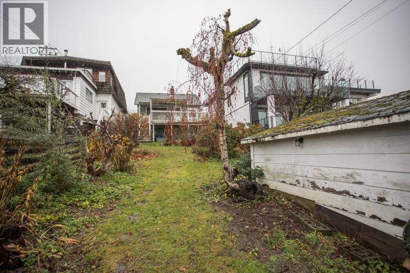 11 Hythe Avenue, Burnaby, BC - Outdoor