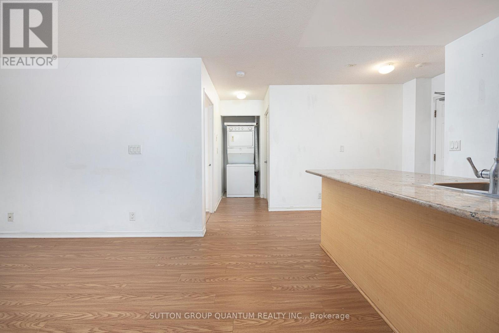302 - 245 Davisville Avenue, Toronto, ON - Indoor Photo Showing Other Room