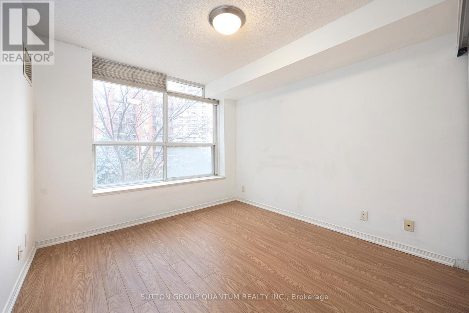 302 - 245 Davisville Avenue, Toronto, ON - Indoor Photo Showing Other Room